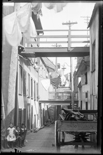 Quartier Vieux-Québec-Basse-Ville - Rue Sous-le-Cap / Fred C. Würtele . - septembre 1902 Source: BANQ
