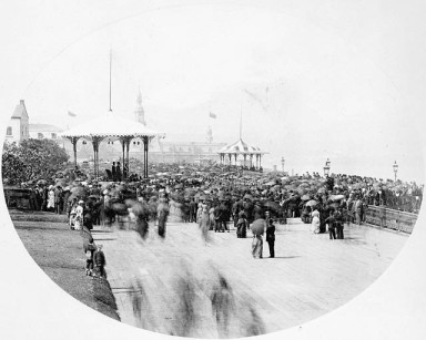 Inauguration de la terrasse Dufferin, Québec, 1879. Album de la Princesse Louise. Source: Bibliothèque et Archives Canada