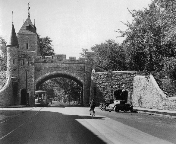 Porte_Saint-Louis_vers_1935